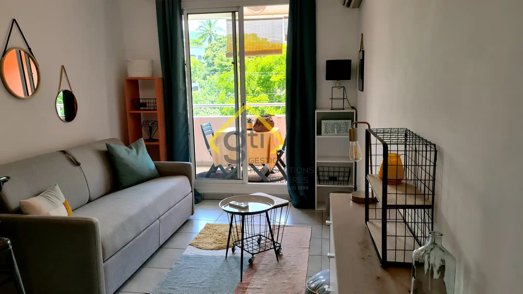 Photo 1 - Appartement à louer - Ancien 518,81 € 1 pièces 19.33 m² Saint-Denis Sainte-clotilde 97490