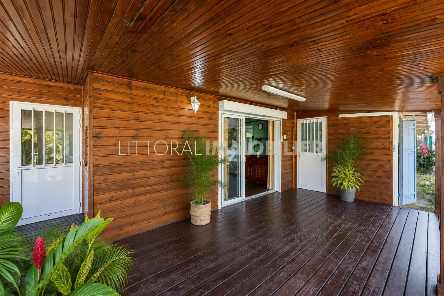 Photo 2 - Maison à vendre - Ancien 399 000 € 5 pièces 3 chambres 94 m² L'Étang-Salé 97427