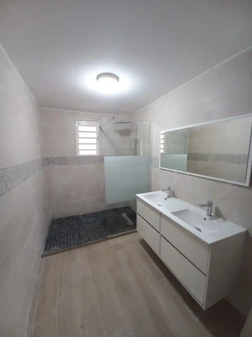 Photo 4 - Maison à louer - Ancien 1 029,9 € 4 pièces 3 chambres 104 m² Le Tampon 97430