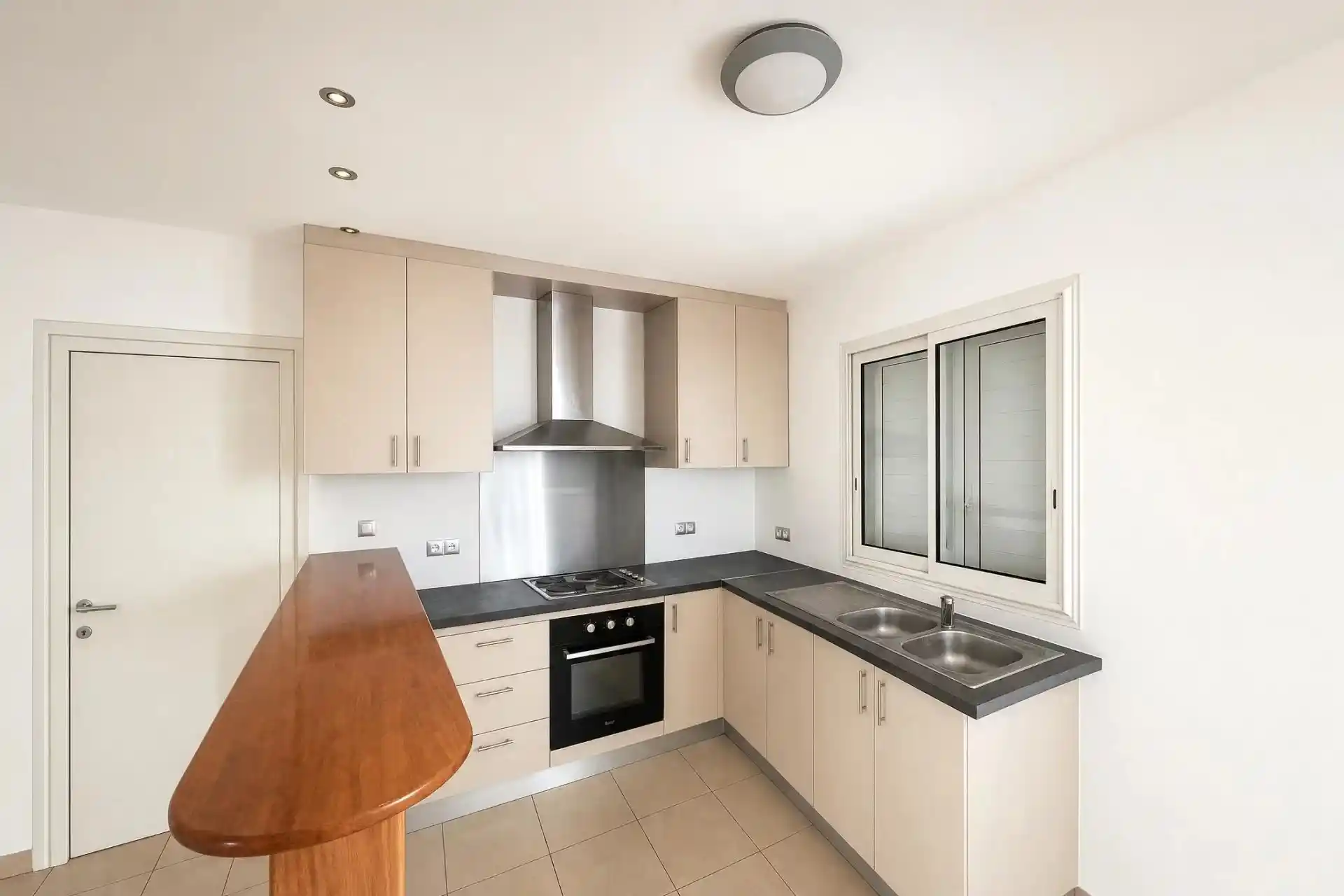 Photo 2 - Maison à louer - Ancien 1 375,23 € 4 pièces 3 chambres 78.69 m² Le Tampon 97430