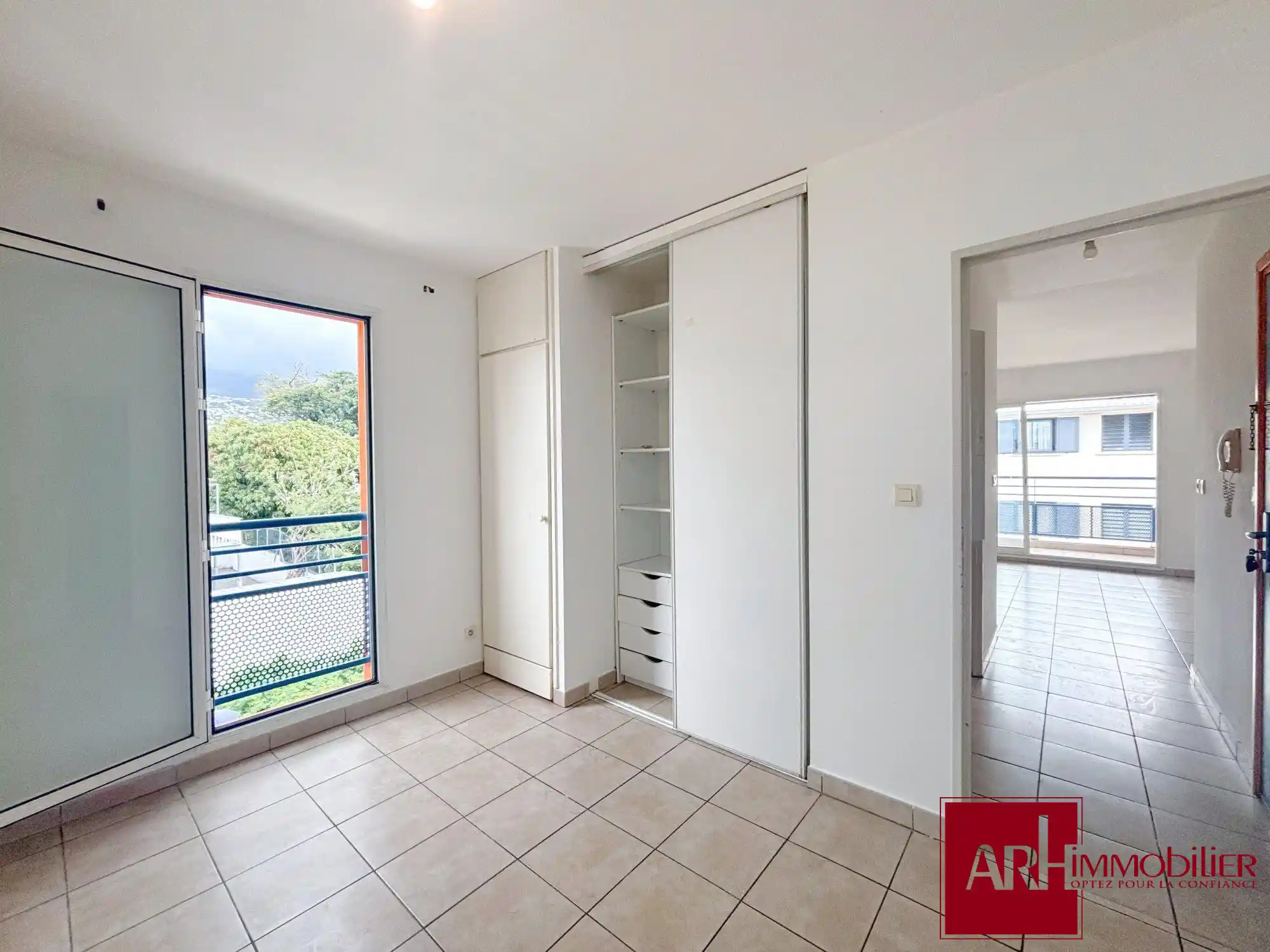 Photo 1 - Appartement à vendre - Ancien 99 000 € 2 pièces 1 chambres 36.5 m² Saint-Denis Sainte-clotilde 97490
