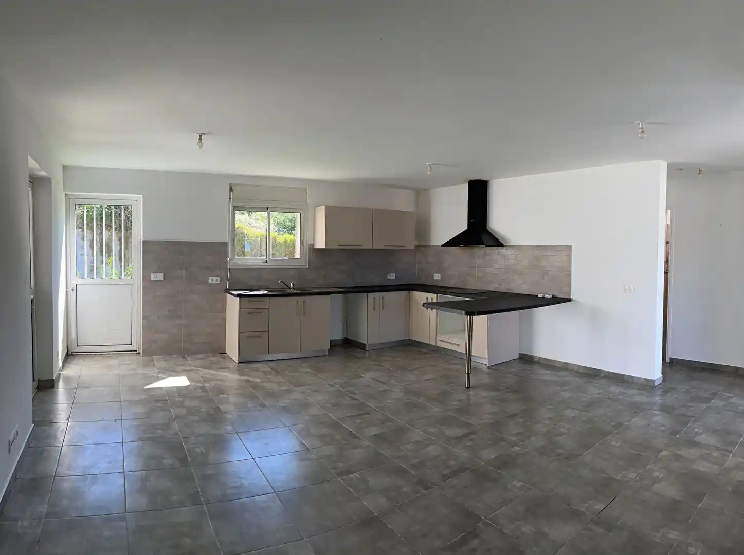 Photo 2 - Maison à vendre - Ancien 220 000 € 3 pièces 2 chambres 68.24 m² Le Tampon Plaine des Cafres 97418