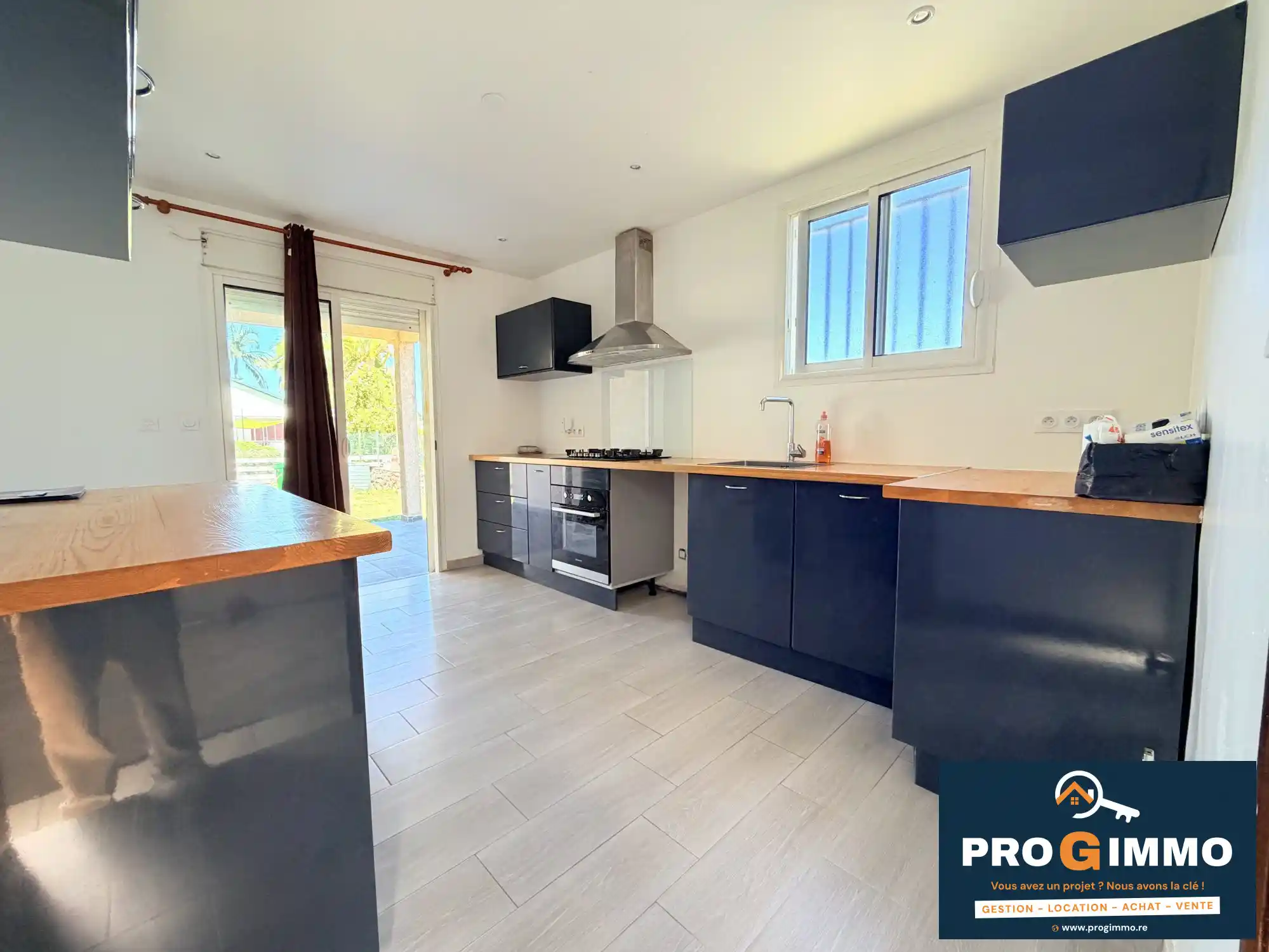 Photo 2 - Maison à louer - Ancien 1 100 € 3 pièces 2 chambres 90 m² Petite-Île 97429