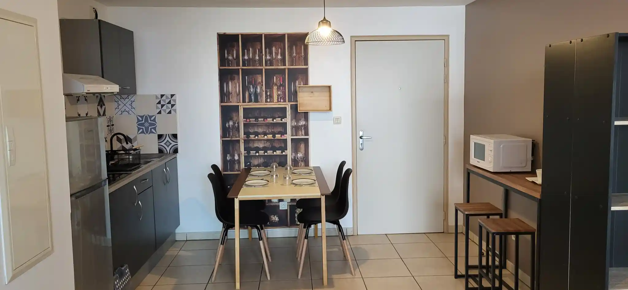 Photo 2 - Appartement à louer - Ancien 730 € 2 pièces 1 chambres 36 m² Saint-Denis Sainte-clotilde 97490