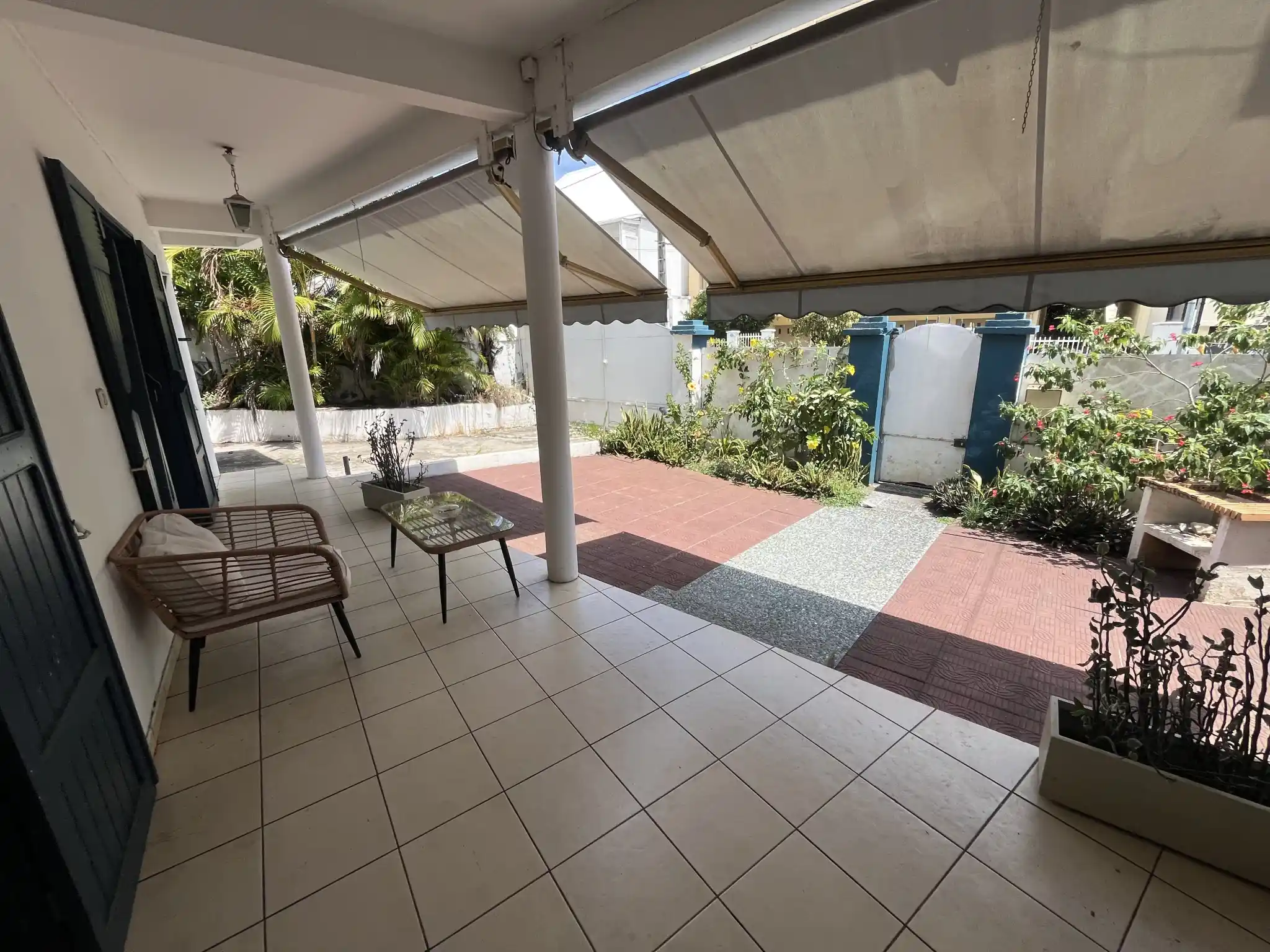 Photo 2 - Local / Bureaux à louer - Ancien 2 070 € 140 m² Saint-Denis 97400