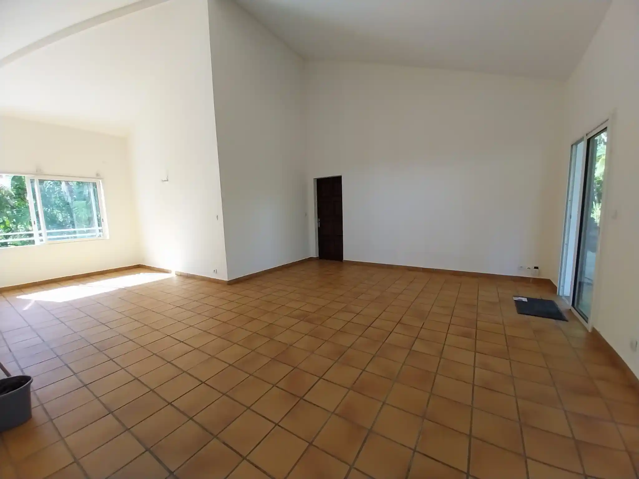 Photo 2 - Maison à vendre - Ancien 495 000 € 6 pièces 5 chambres 130 m² Saint-Denis La Montagne 97417