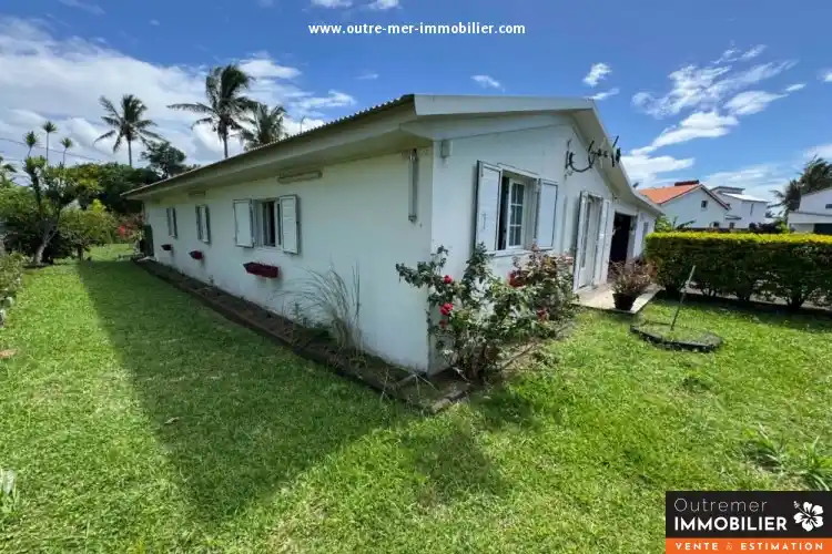 Photo 1 - Maison à vendre - Ancien 440 000 € 3 chambres 141 m² Sainte-Suzanne 97441
