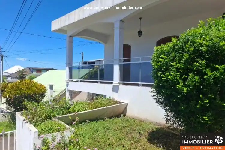 Photo 1 - Maison à vendre - Ancien 582 400 € 8 pièces 6 chambres 282 m² Le Tampon 97430