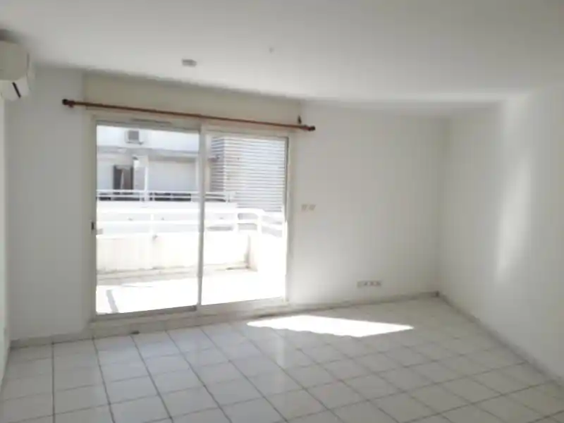 Photo 3 - Appartement à louer - Ancien 450 € 1 pièces 28.3 m² Saint-Denis Sainte-clotilde 97490