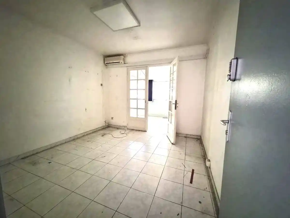 Photo 3 - Local / Bureaux à louer - Ancien 3 700 € 325 m² Saint-Paul Saint-Gilles les Hauts 97435