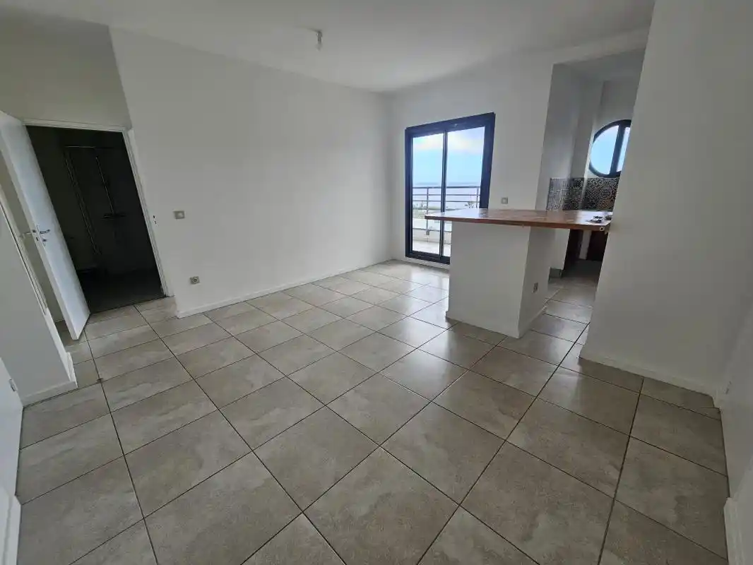Photo 2 - Appartement à louer - Ancien 950 € 3 pièces 2 chambres 53 m² La Possession 97419