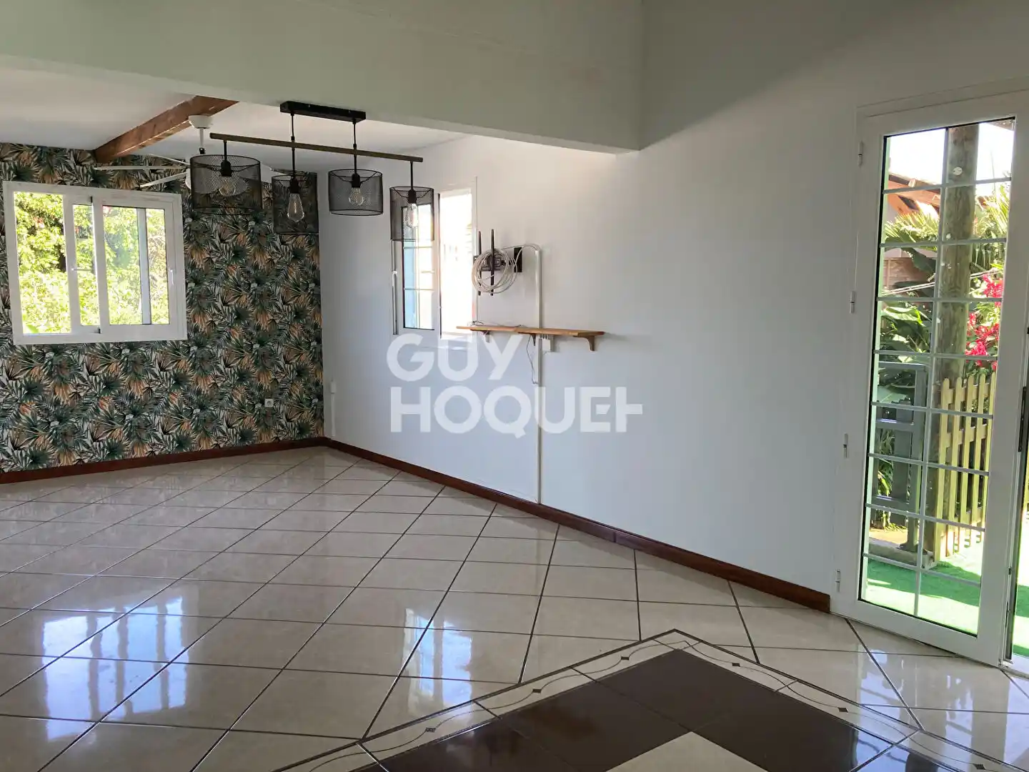 Photo 1 - Maison à louer - Ancien 1 525,9 € 6 pièces 5 chambres 130 m² Le Tampon 97430