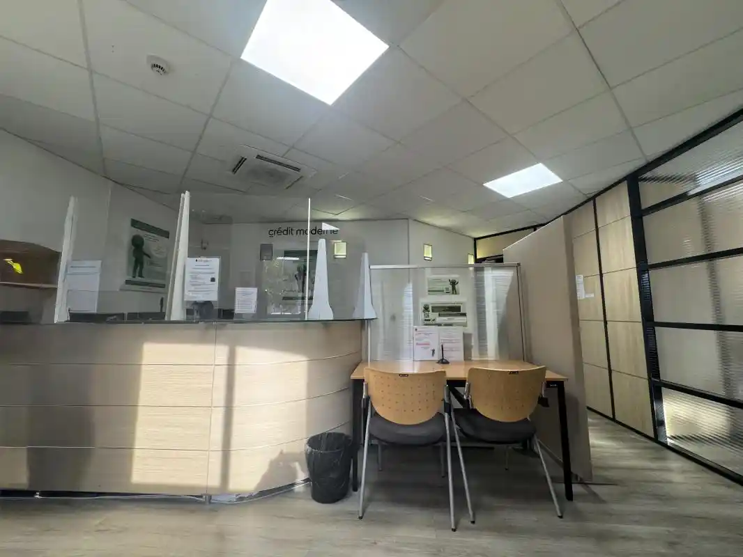 Photo 1 - Local / Bureaux à louer - Ancien 6 011 € 261 m² Le Port 97420