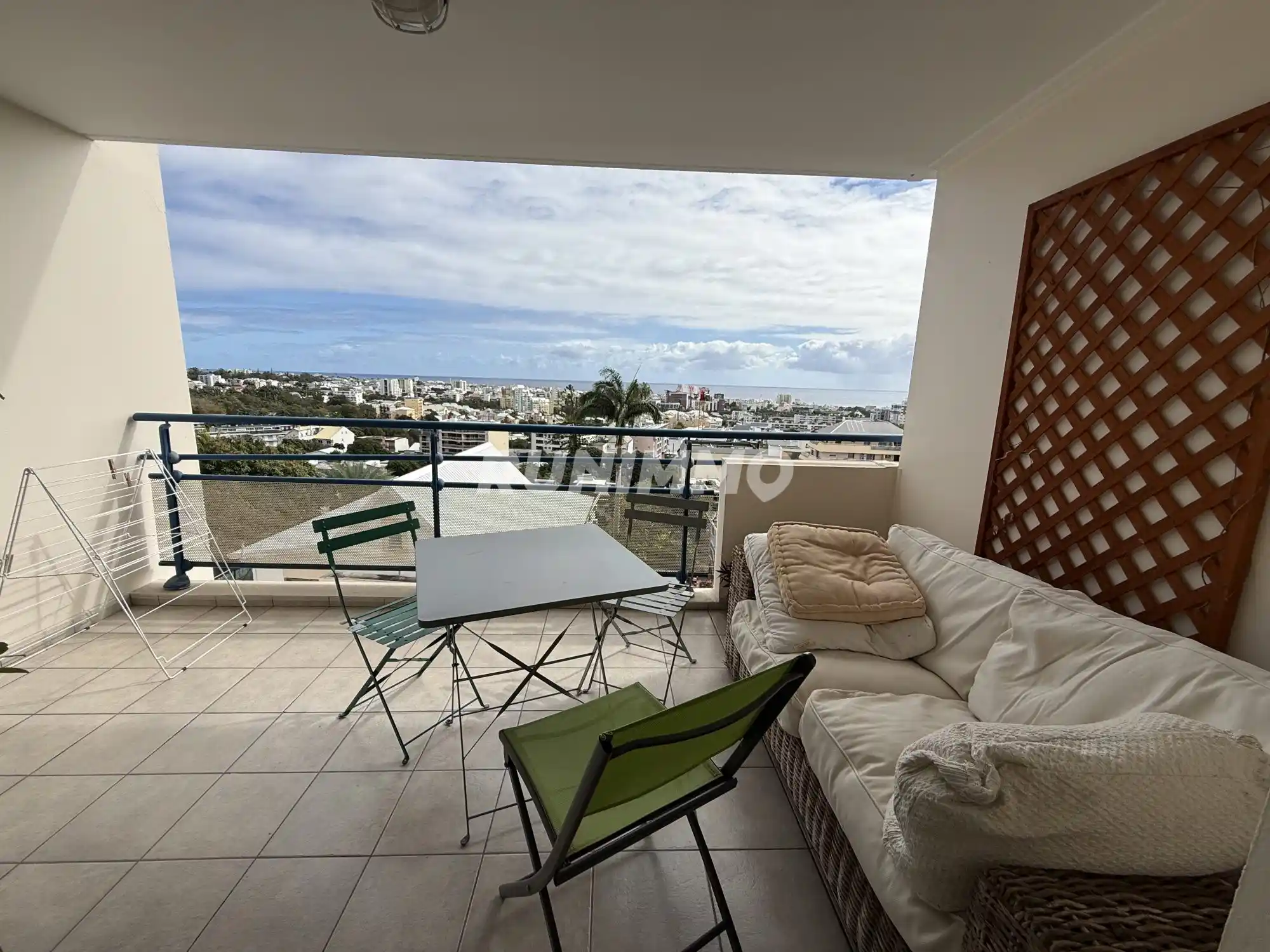 Photo 1 - Appartement à louer - Ancien 959 € 3 pièces 2 chambres 70.4 m² Saint-Denis 97400