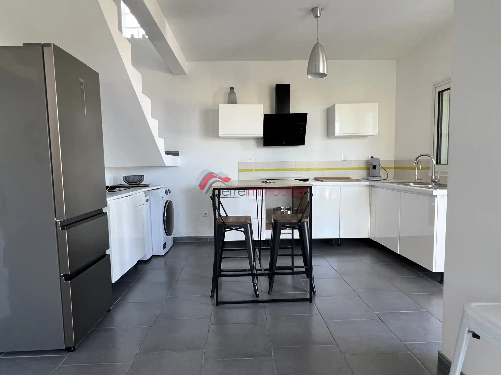 Photo 3 - Maison à louer - Ancien 1 300 € 4 pièces 3 chambres 103 m² Saint-Pierre 97410