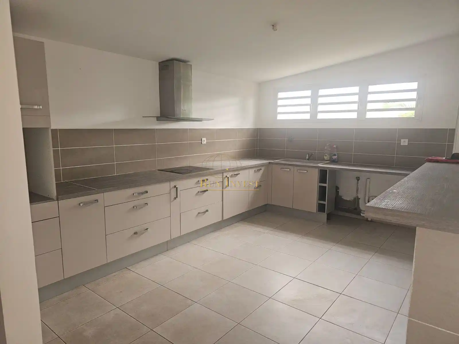 Photo 2 - Maison à louer - Ancien 875 € 4 pièces 2 chambres 76.15 m² Saint-Benoît 97470
