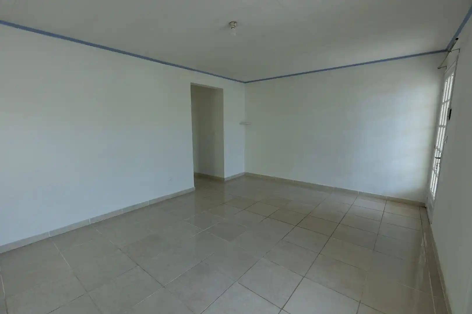 Photo 4 - Maison à louer - Ancien 998 € 4 pièces 3 chambres 70 m² Saint-Louis 97450