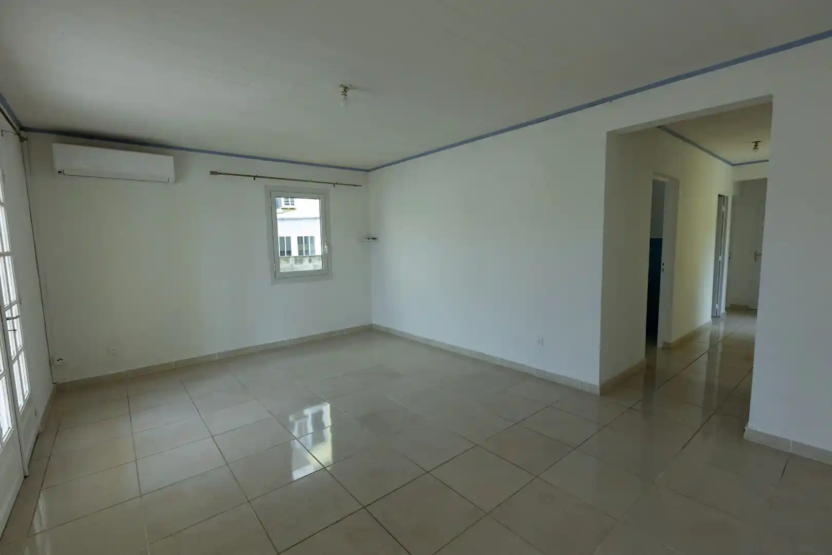 Photo 3 - Maison à louer - Ancien 998 € 4 pièces 3 chambres 70 m² Saint-Louis 97450