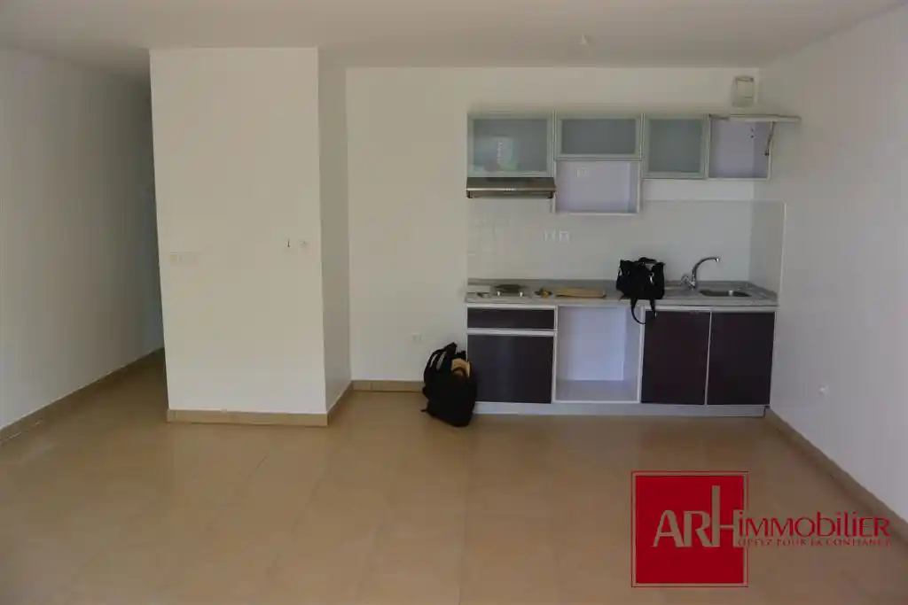 Photo 2 - Appartement à louer - Ancien 406 € 1 pièces 22.55 m² Saint-Denis 97400