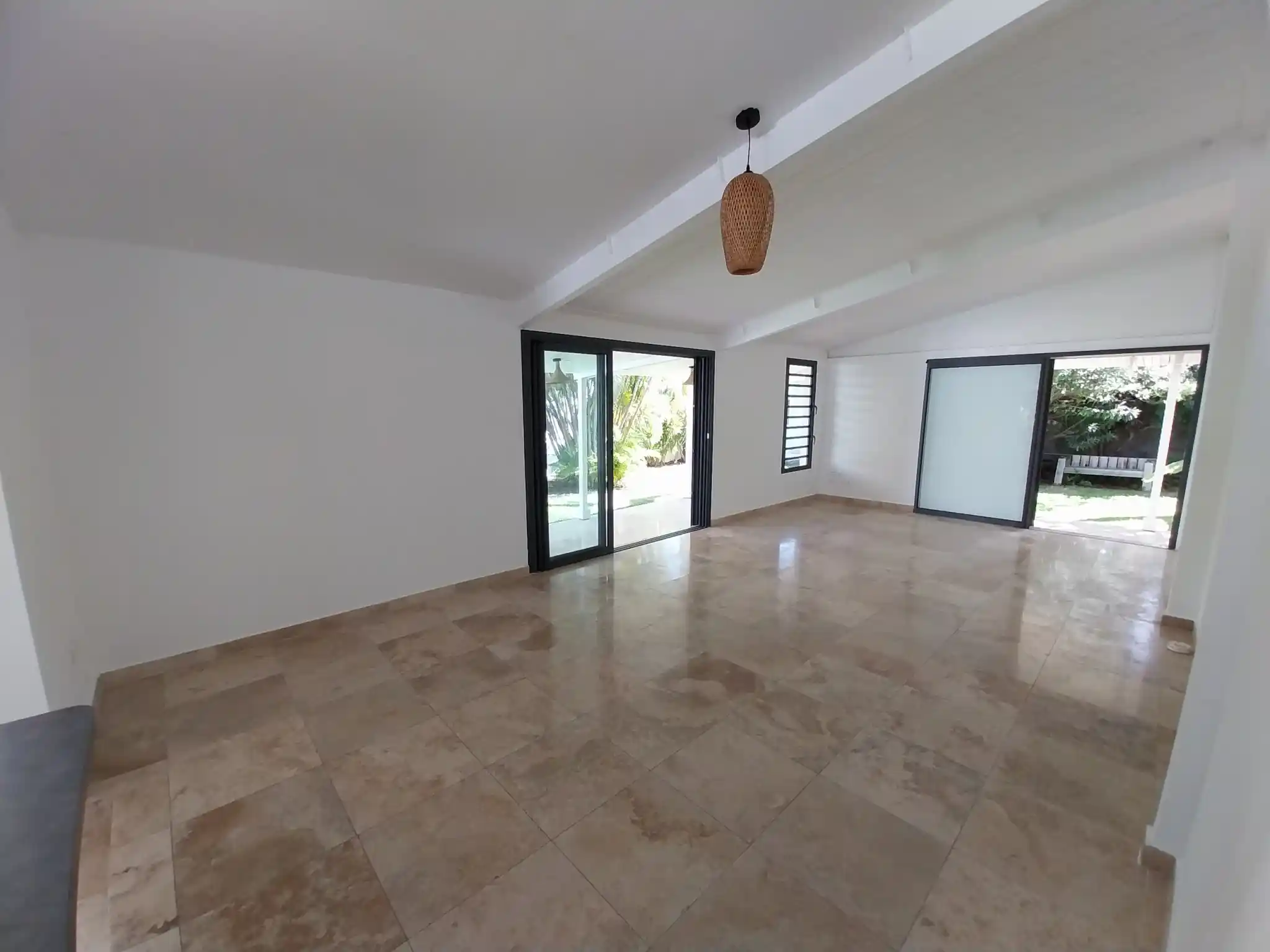 Photo 3 - Maison à vendre - Ancien 990 000 € 5 pièces 4 chambres 120 m² Saint-Paul Saint-Gilles les Bains 97434