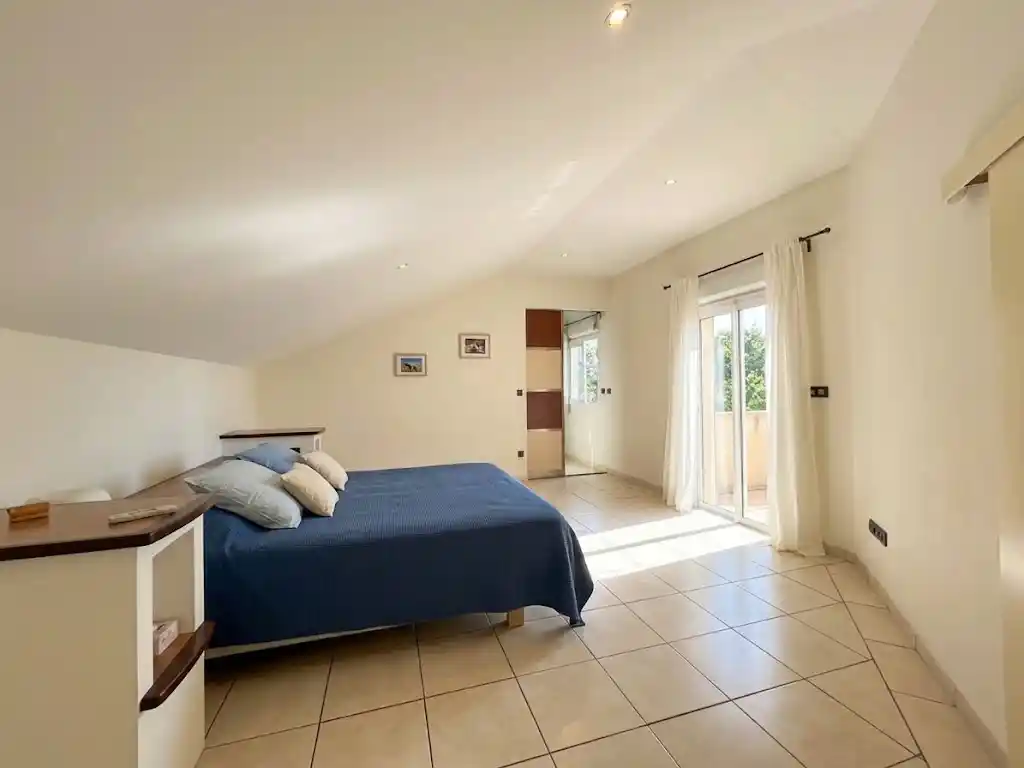 Photo 2 - Maison à vendre - Ancien 876 750 € 5 pièces 4 chambres 240 m² La Possession 97419
