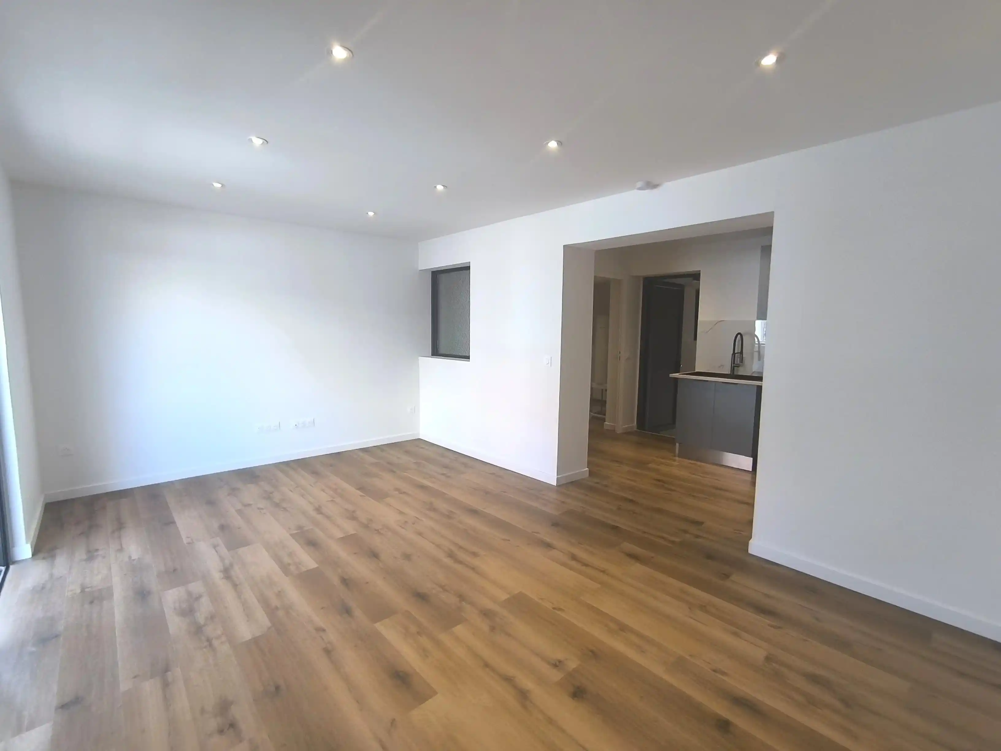 Photo 1 - Appartement à louer - Ancien 1 300 € 4 pièces 80 m² Saint-Pierre 97410