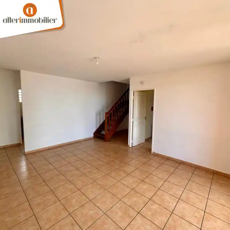 Photo 2 - Appartement à louer - Ancien 914 € 3 pièces 2 chambres 65.04 m² Saint-Pierre 97410