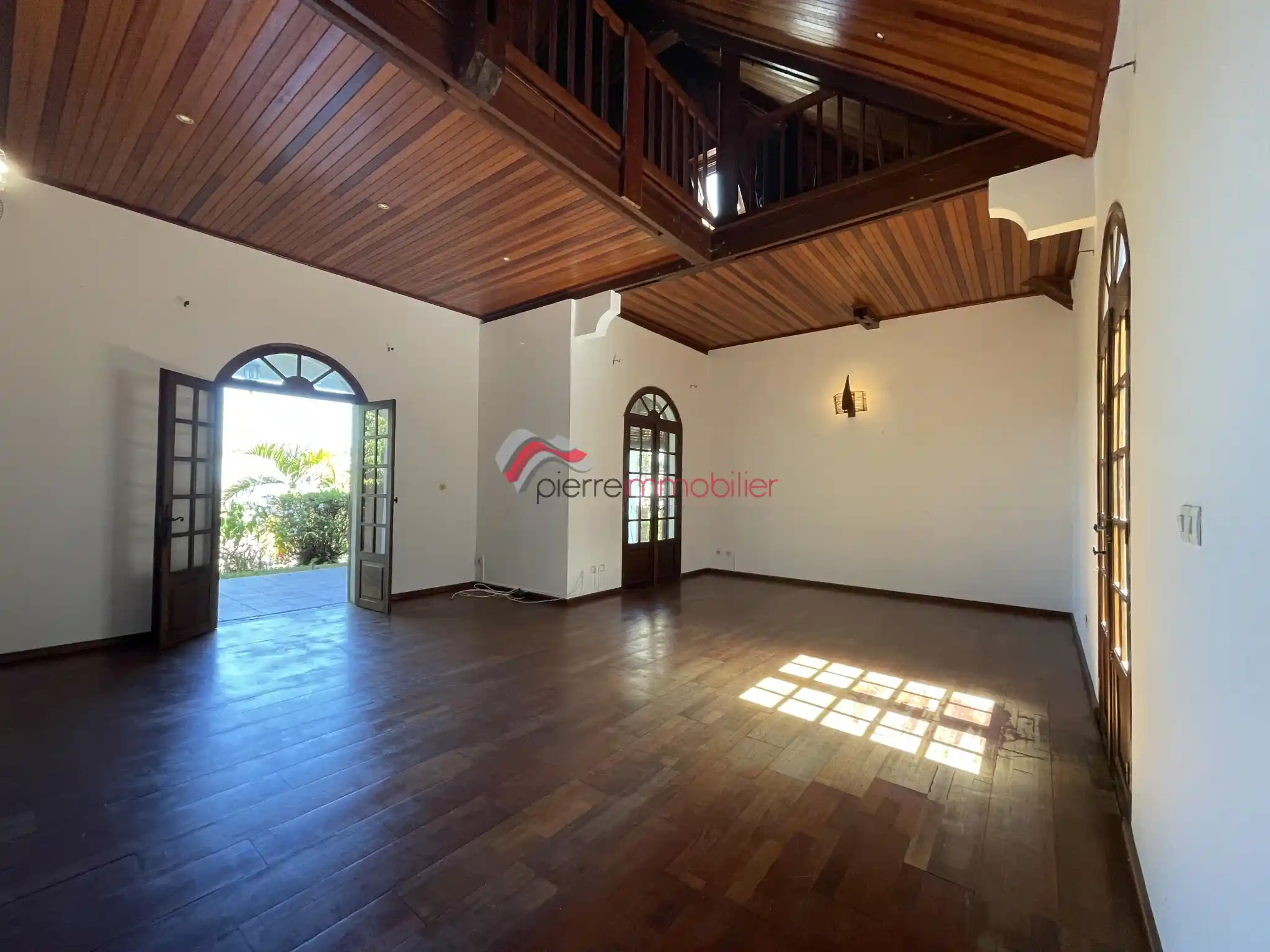 Photo 3 - Maison à vendre - Ancien 458 000 € 5 pièces 4 chambres 165.25 m² Le Tampon 97430