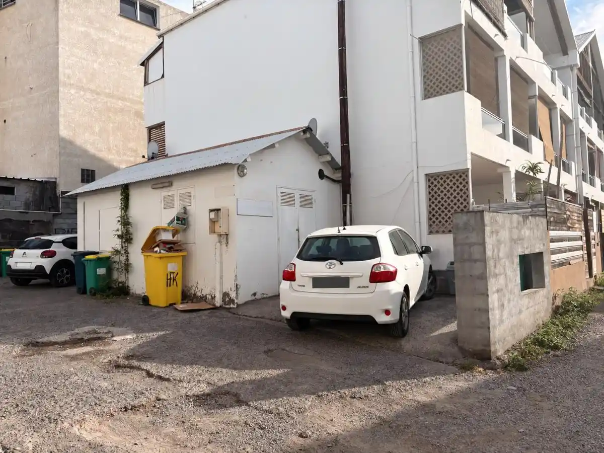 Photo 2 - Parking à vendre - Ancien 15 200 € 11 m² Saint-Paul 97434