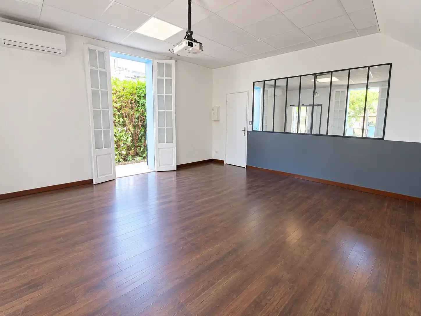 Photo 2 - Local / Bureaux à louer - Ancien 1 508 € 50 m² Saint-Paul 97460