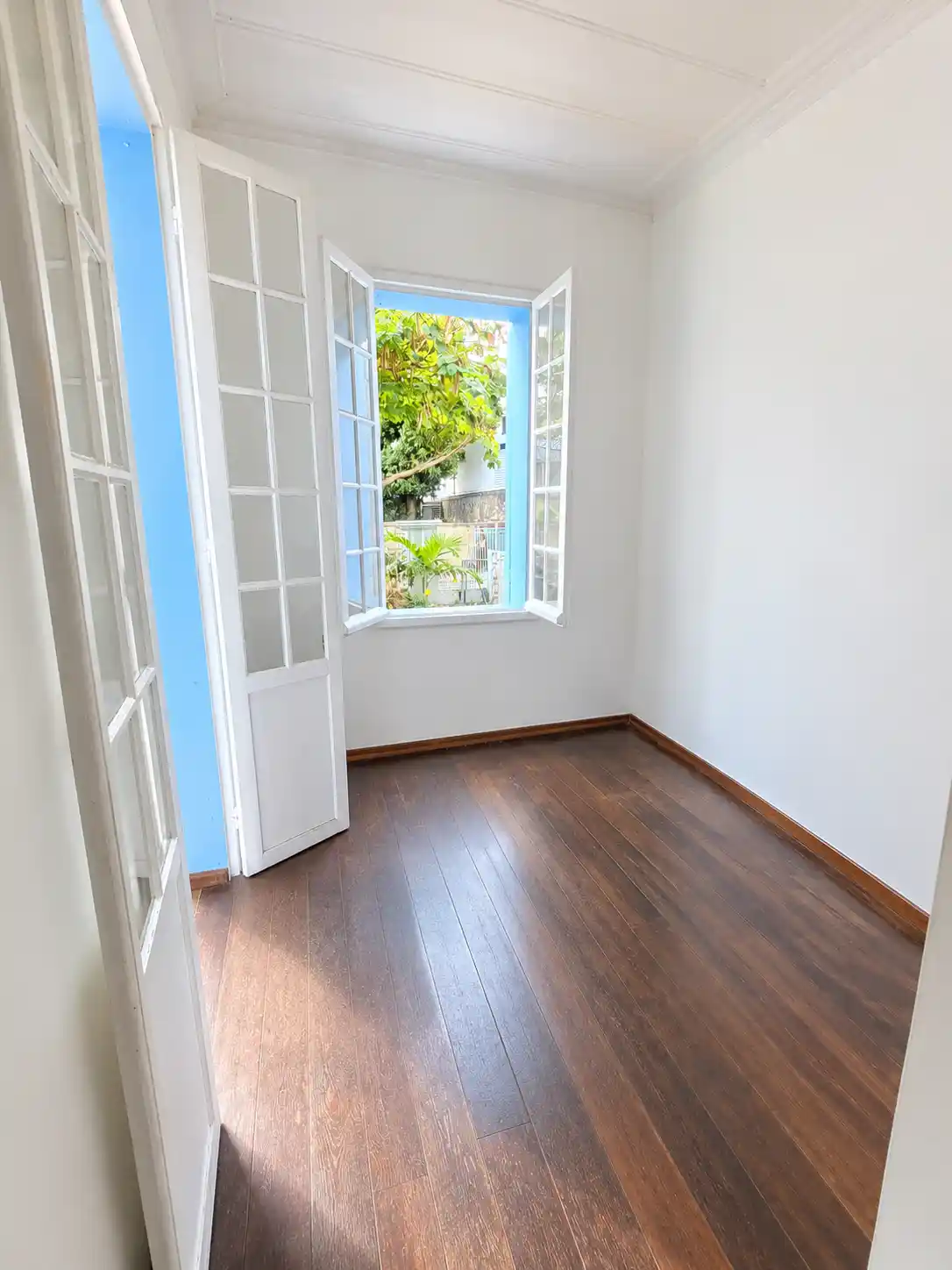 Photo 1 - Local / Bureaux à louer - Ancien 1 508 € 50 m² Saint-Paul 97460