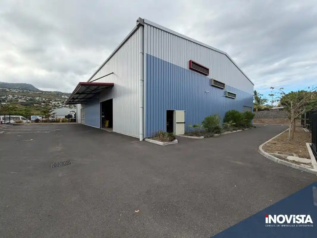 Photo 1 - Local / Bureaux à louer - Ancien 13 370,56 € 772 m² La Possession 97419