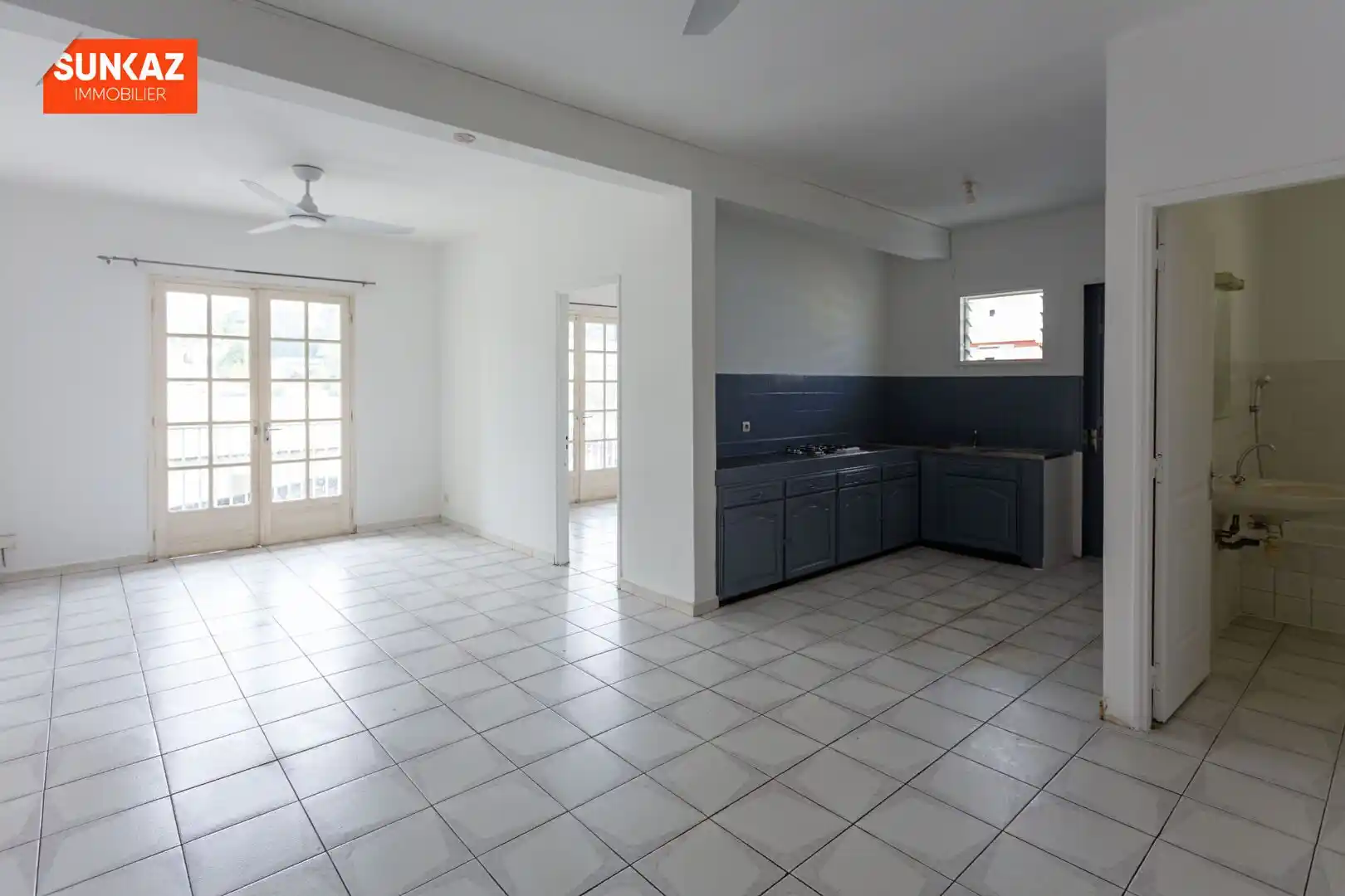 Photo 1 - Appartement à louer - Ancien 690 € 2 pièces 1 chambres 38 m² Saint-Pierre 97432
