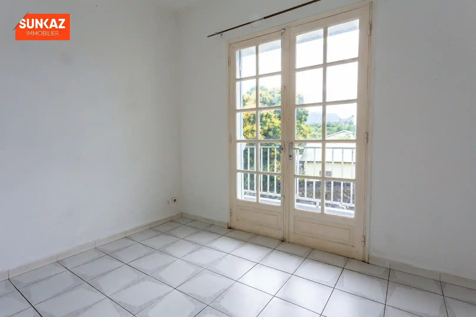Photo 4 - Appartement à louer - Ancien 690 € 2 pièces 1 chambres 38 m² Saint-Pierre 97432