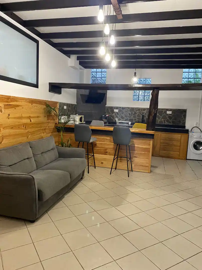 Photo 2 - Appartement à louer - Ancien 1 050,33 € 3 pièces 2 chambres 66.62 m² Saint-Denis Sainte-clotilde 97490