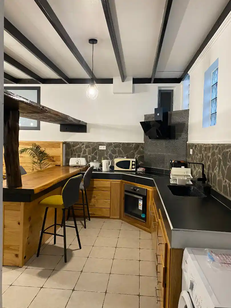 Photo 1 - Appartement à louer - Ancien 1 050,33 € 3 pièces 2 chambres 66.62 m² Saint-Denis Sainte-clotilde 97490