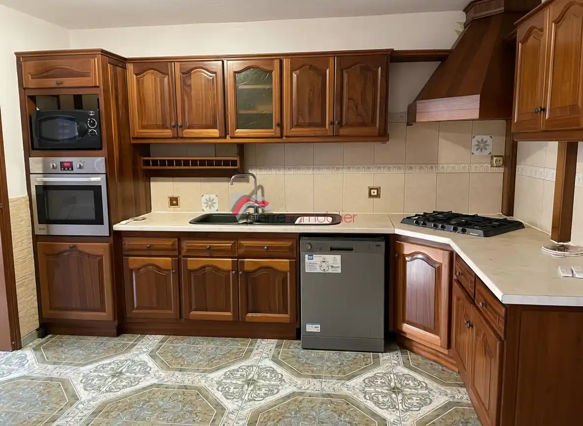 Photo 2 - Maison à vendre - Ancien 230 000 € 6 pièces 4 chambres 158 m² Saint-Louis 97450