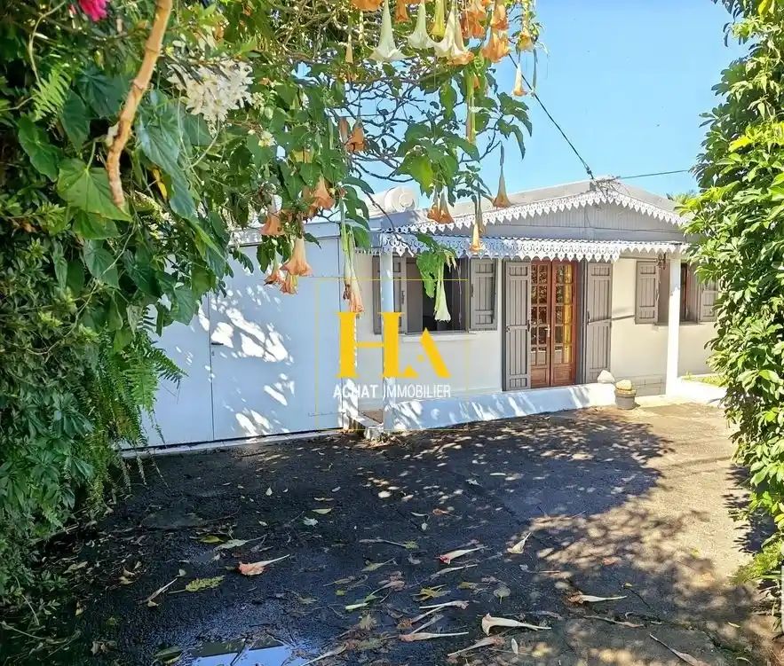 Photo 1 - Maison à vendre - Ancien 385 000 € 6 pièces 4 chambres 124 m² Petite-Île 97429