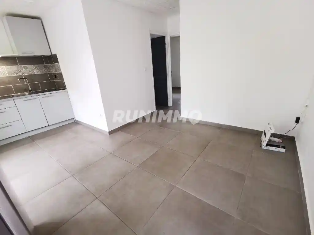 Photo 3 - Appartement à louer - Ancien 694 € 2 pièces 1 chambres 35 m² Le Tampon 97430