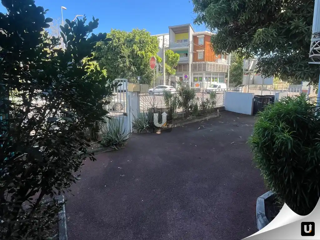Photo 4 - Local commercial à louer - Ancien 390 € 20 m² Saint-Paul 97460