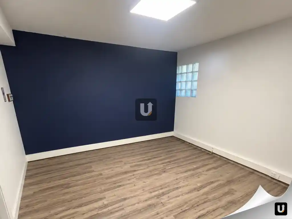 Photo 1 - Local commercial à louer - Ancien 390 € 20 m² Saint-Paul 97460