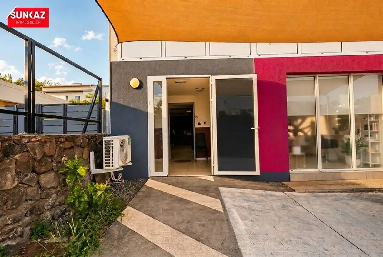 Photo 1 - Local commercial à louer - Ancien 660 € 40 m² Le Tampon 97430