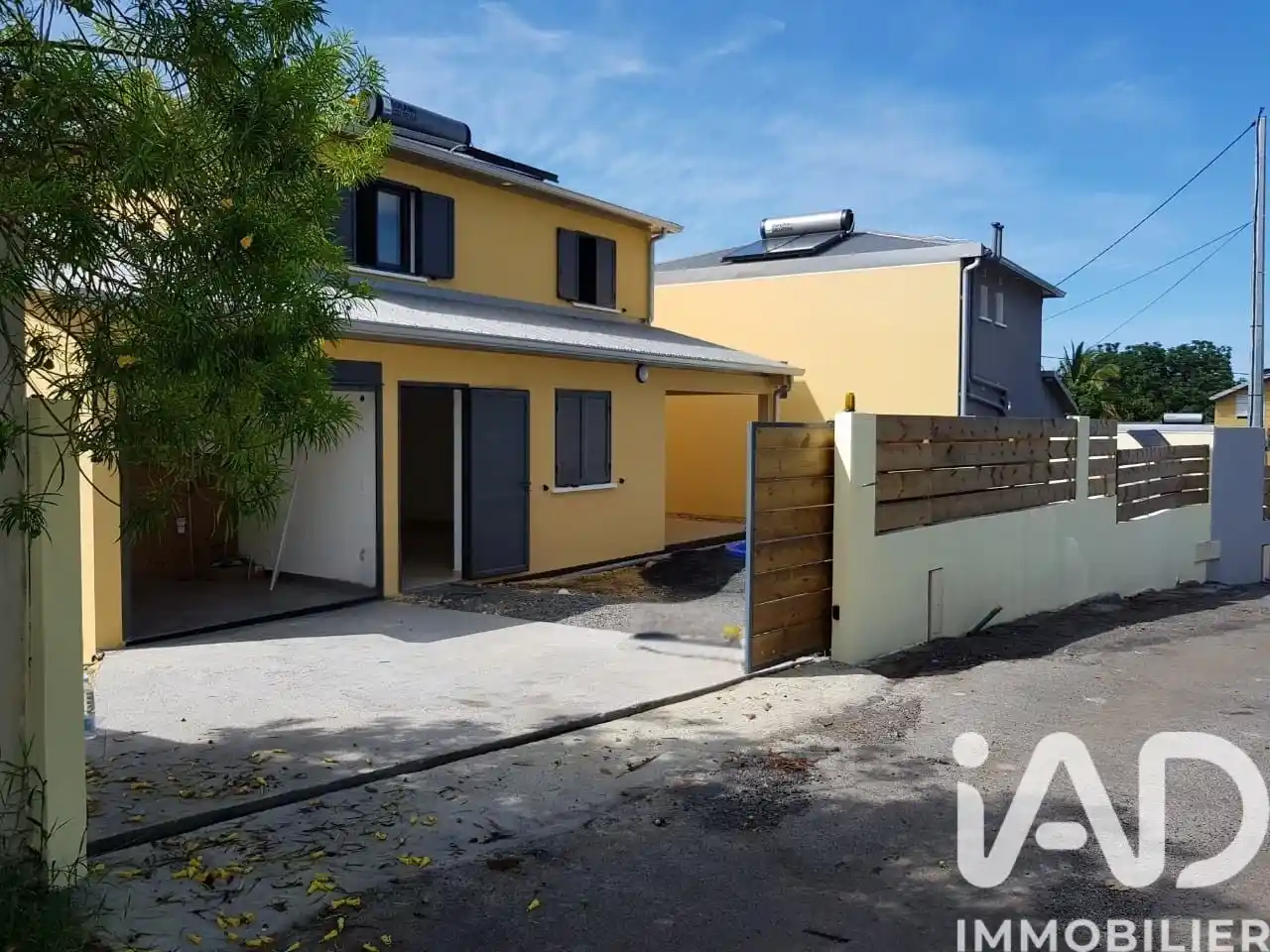 Photo 2 - Maison à vendre - Ancien 320 000 € 5 pièces 4 chambres 117 m² Saint-Pierre 97432