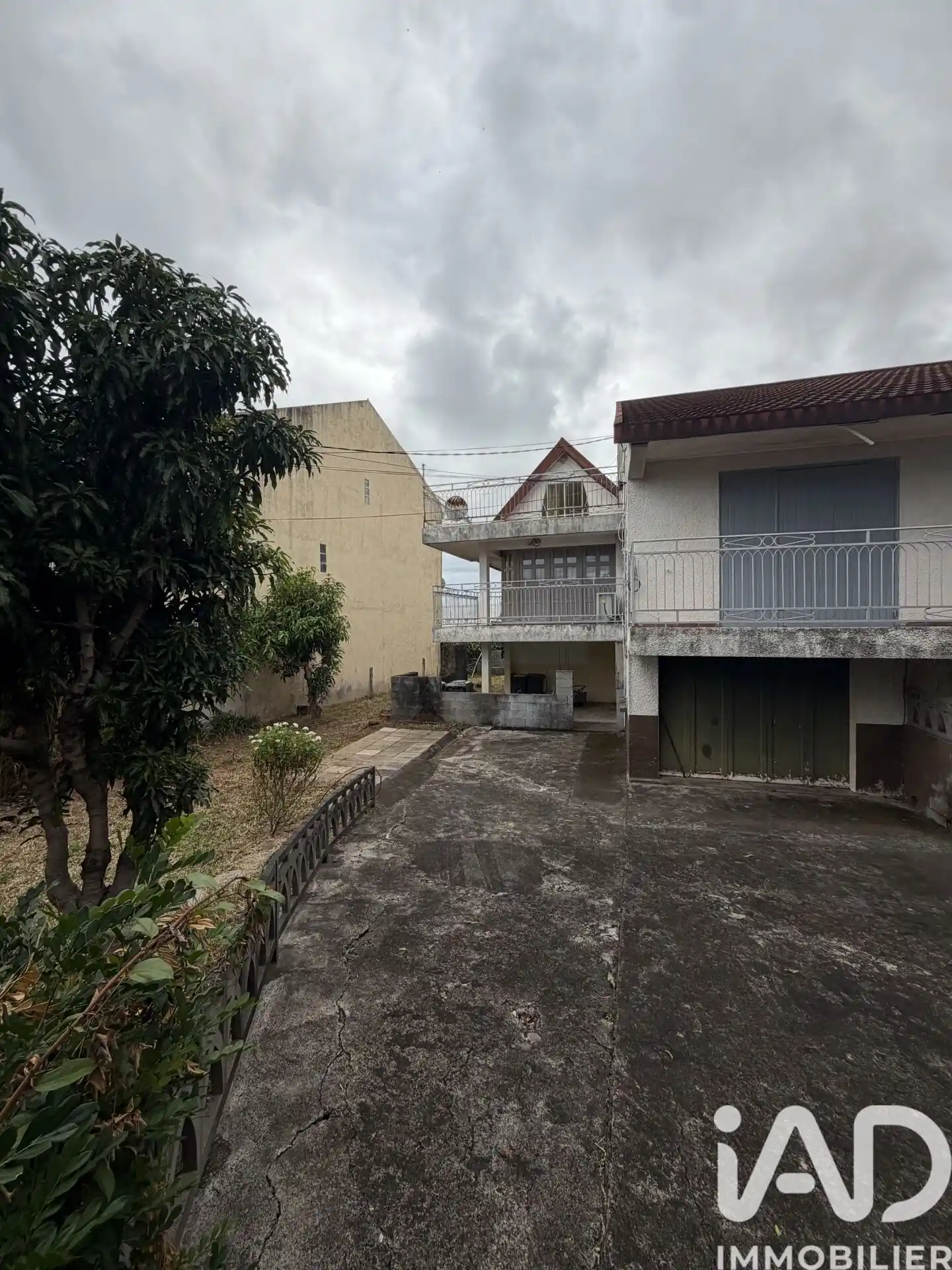 Photo 3 - Maison à vendre - Ancien 410 000 € 9 pièces 5 chambres 288 m² Le Tampon 97430