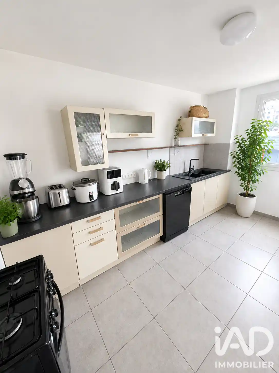 Photo 2 - Appartement à vendre - Ancien 282 600 € 6 pièces 4 chambres 92 m² Saint-Pierre 97410
