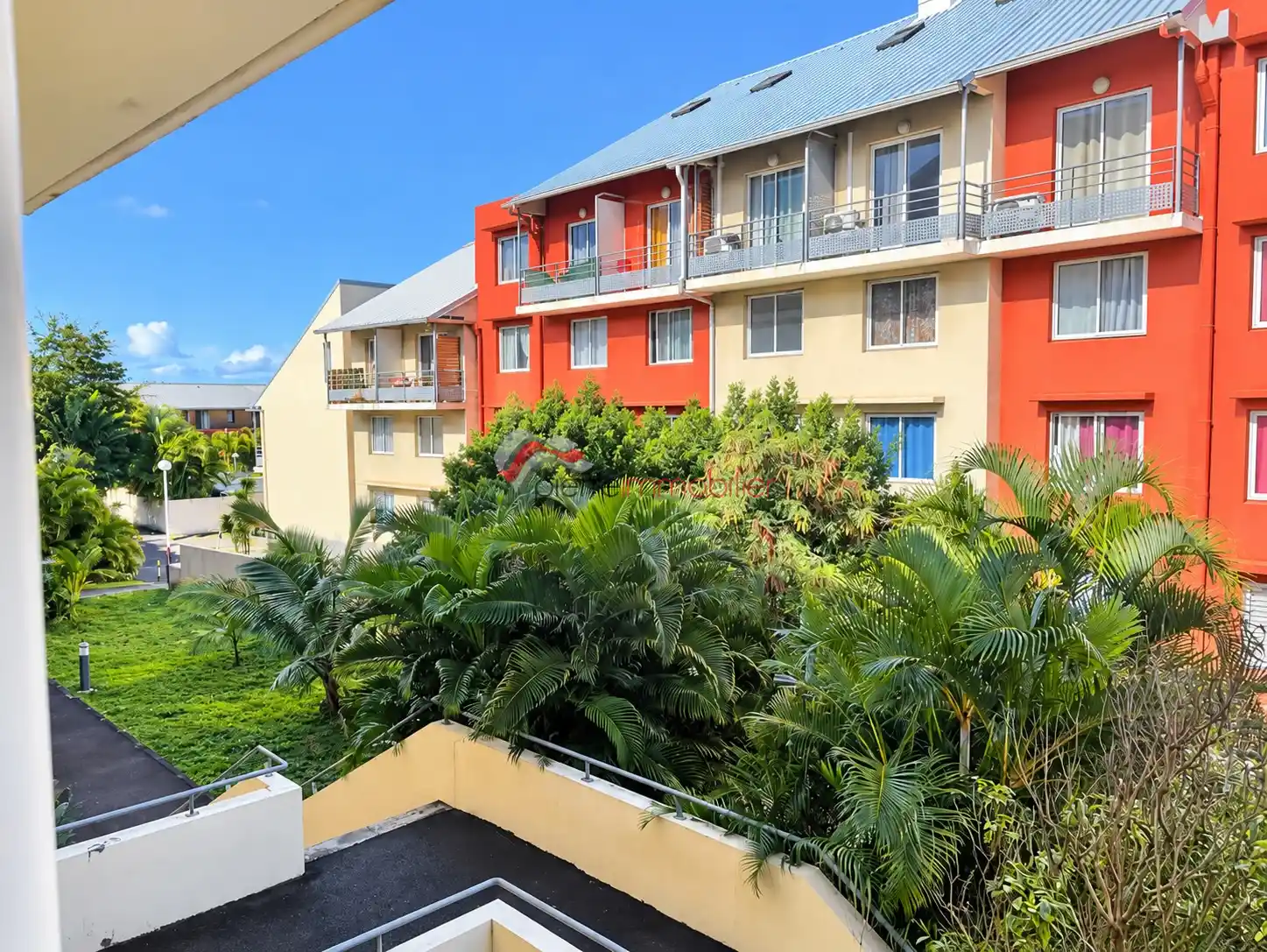 Photo 1 - Appartement à louer - Ancien 988 € 1 pièces 20 m² Saint-Pierre 97410