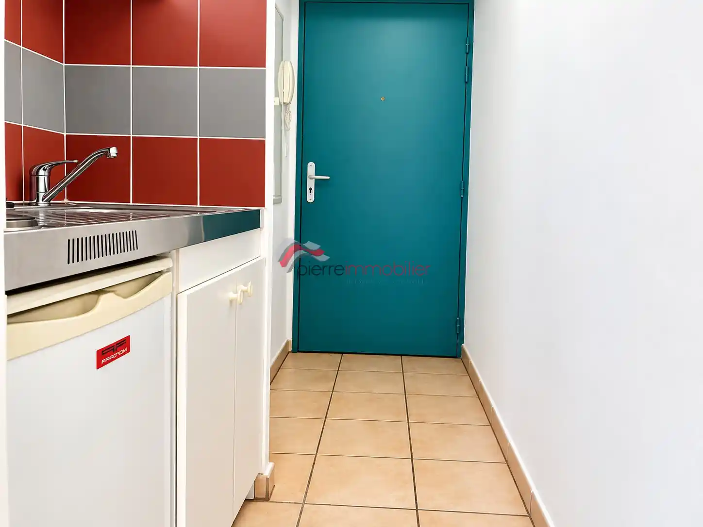 Photo 3 - Appartement à louer - Ancien 988 € 1 pièces 20 m² Saint-Pierre 97410