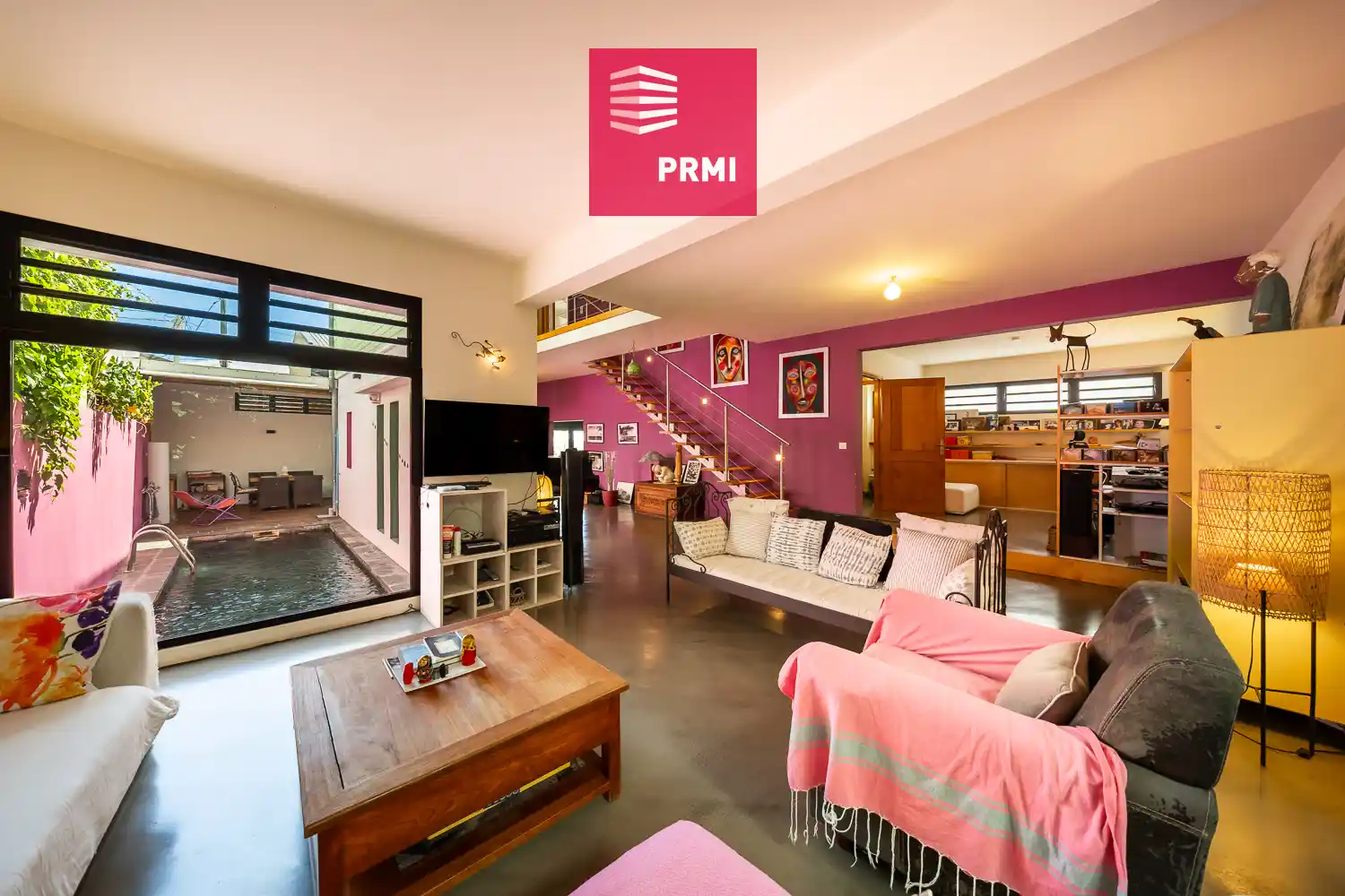 Photo 1 - Maison à vendre - Ancien 894 000 € 6 pièces 4 chambres 205 m² Saint-Denis 97400