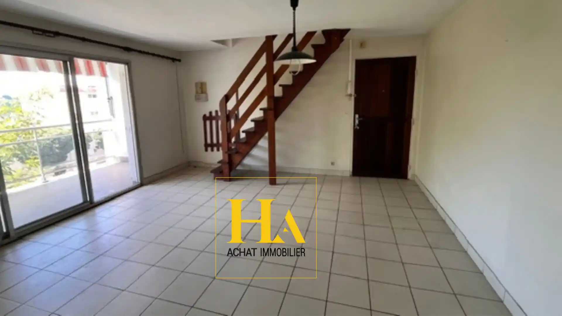 Photo 1 - Appartement à vendre - Ancien 239 000 € 5 pièces 4 chambres 112,66 m² Saint-Denis Sainte-clotilde 97490