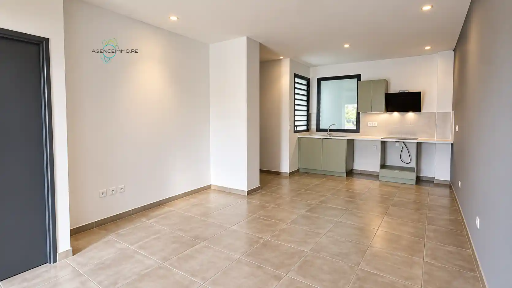 Photo 2 - Appartement à louer - Ancien 750 € 2 pièces 1 chambre 47 m² Saint-Pierre 97410